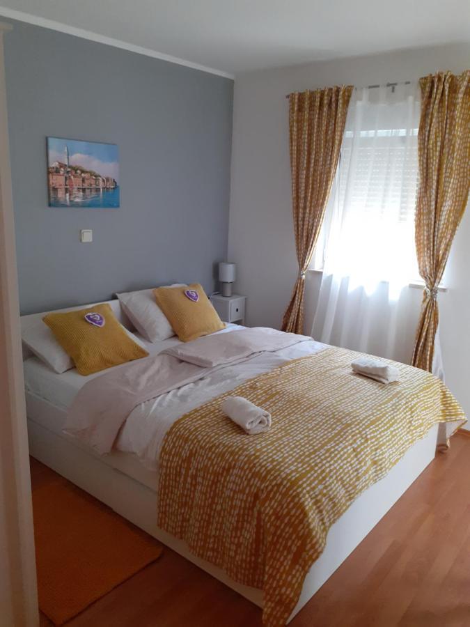 Lola apartmani Rovinj Exterior foto